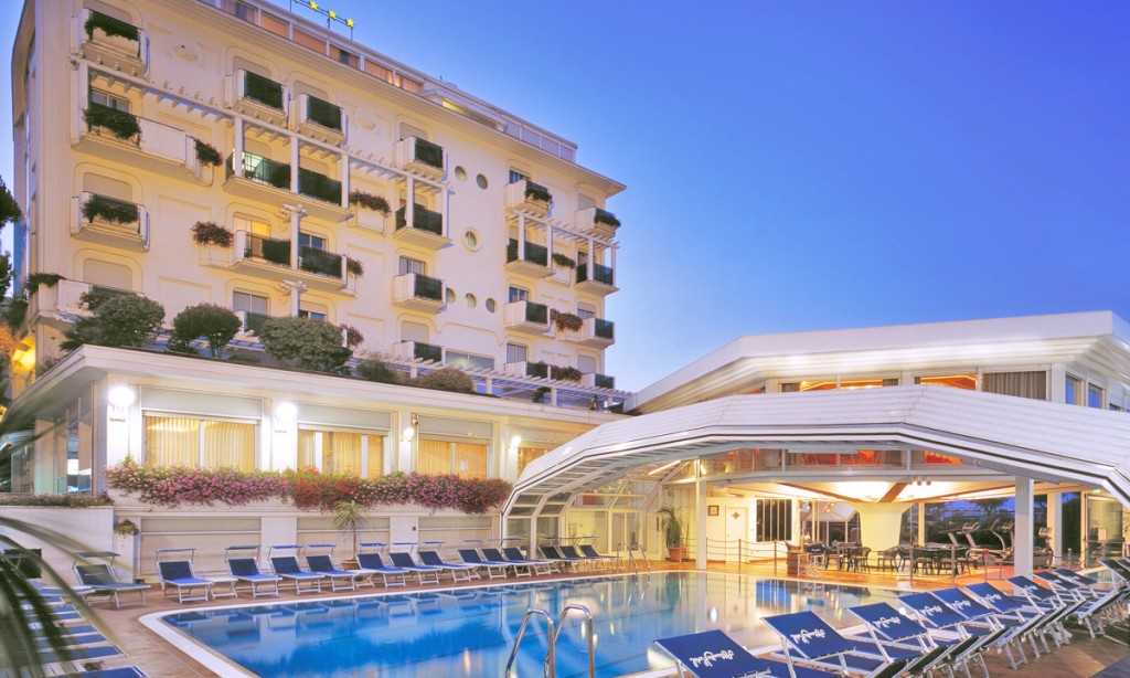 1_atlantic_hotel_piscina_1_1200_720px